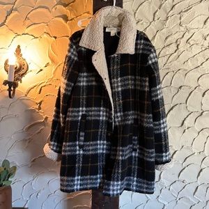 SALTWATER LUXE PROVENCE COAT
Warm stylish coat. 
Color: Multi-Color